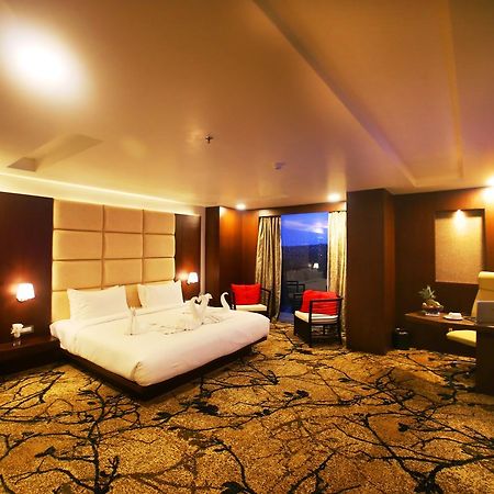 Hotel Vijan Mahal Jabalpur Esterno foto