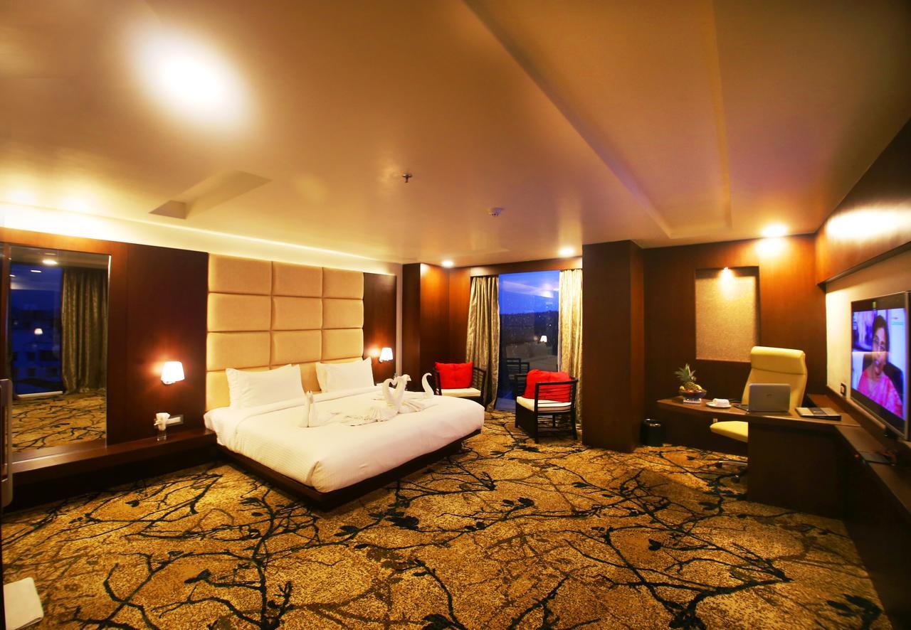 Hotel Vijan Mahal Jabalpur Esterno foto
