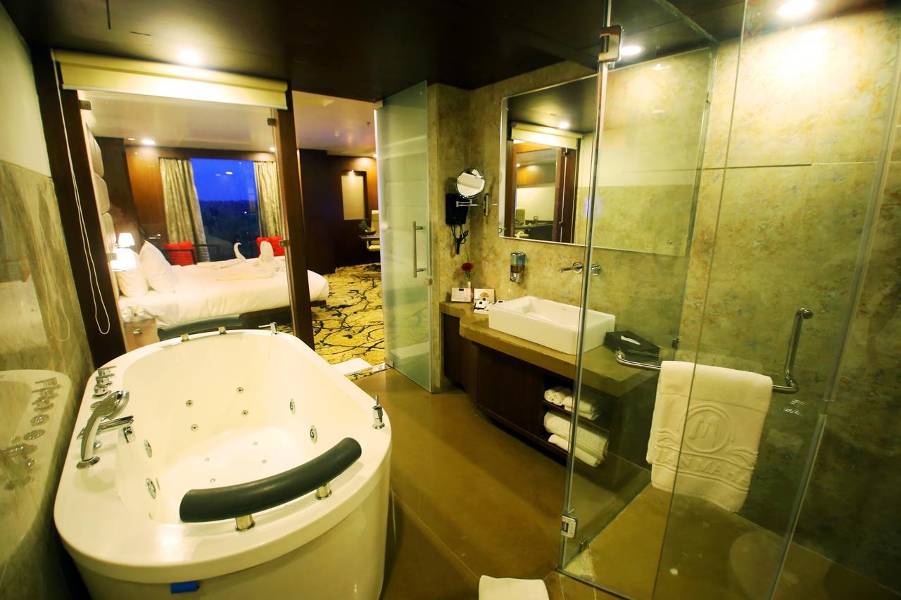 Hotel Vijan Mahal Jabalpur Esterno foto