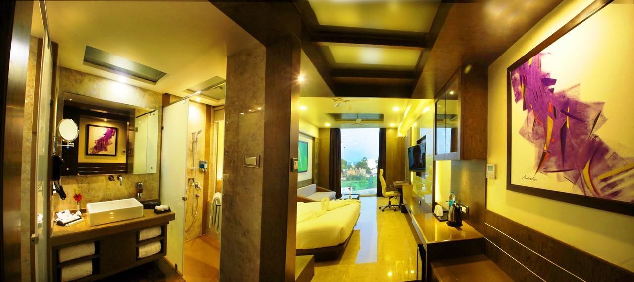 Hotel Vijan Mahal Jabalpur Esterno foto