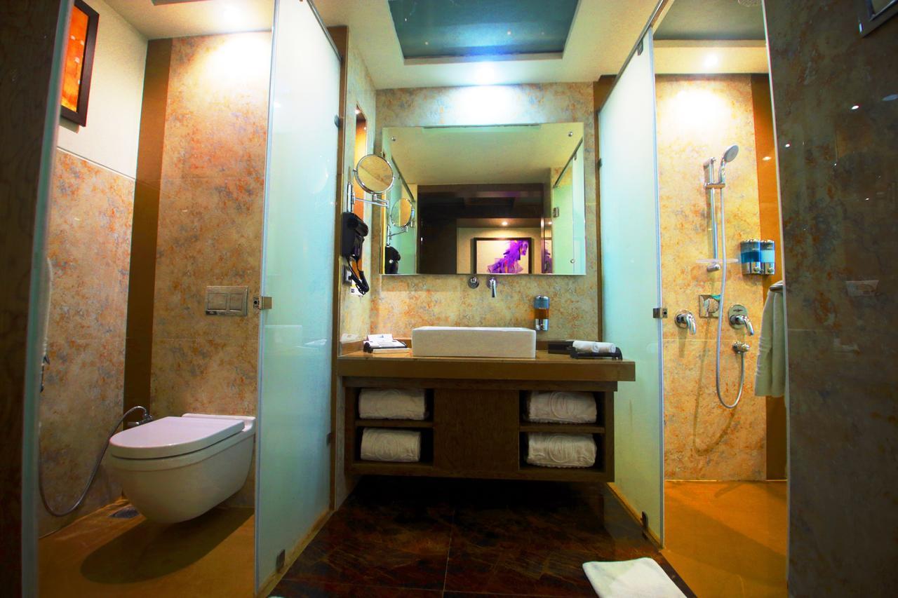 Hotel Vijan Mahal Jabalpur Esterno foto