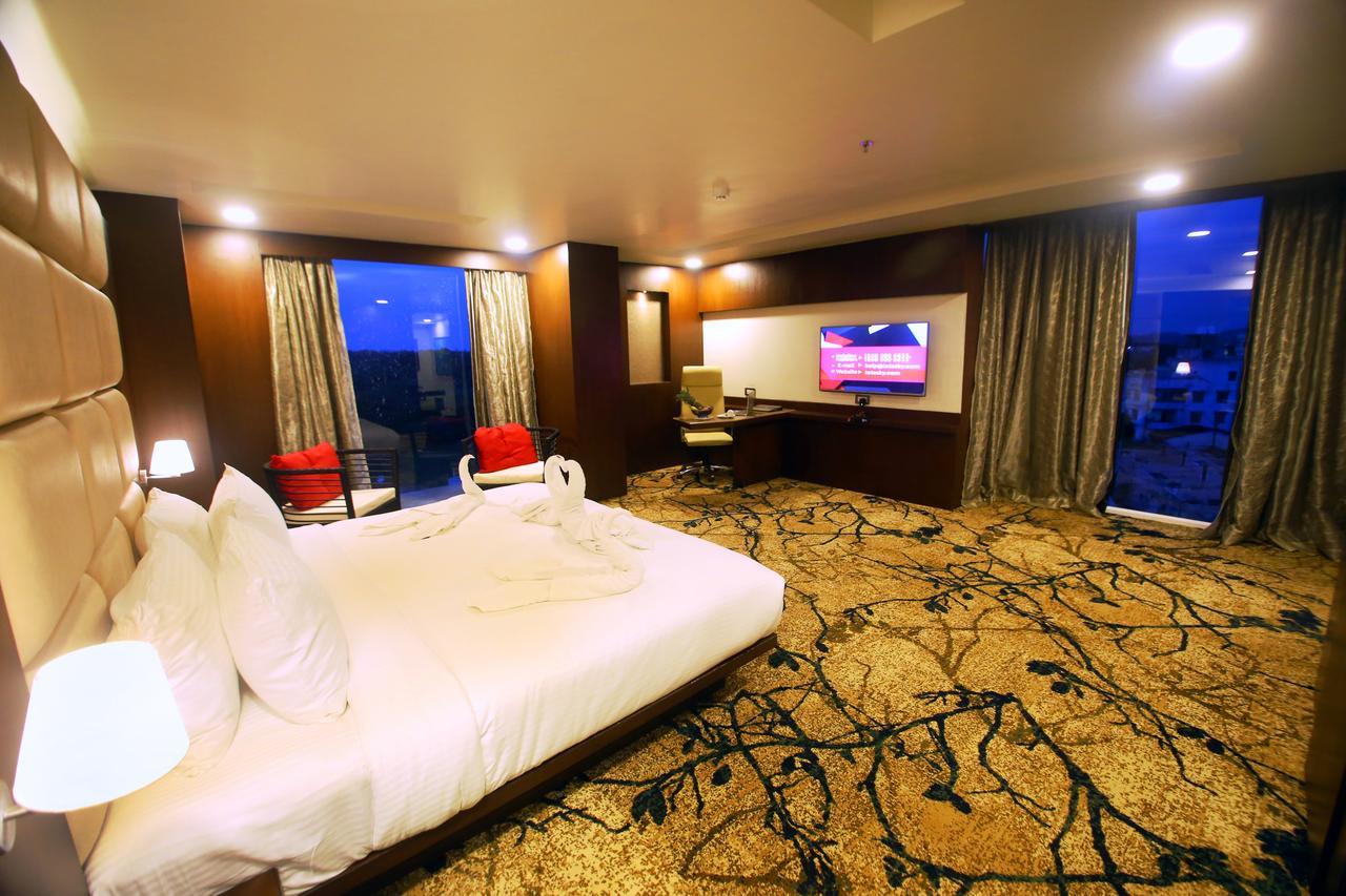 Hotel Vijan Mahal Jabalpur Esterno foto